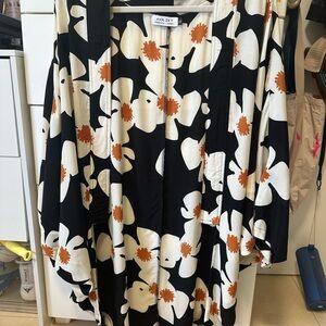 Ava Sky Fighting Eel Black Kimono style jacket with Floral Design